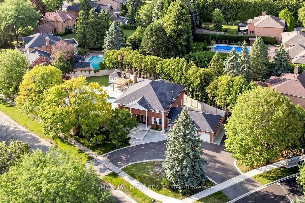 8 Beaufort Hills Road • Richmond Hill, ON photo 1