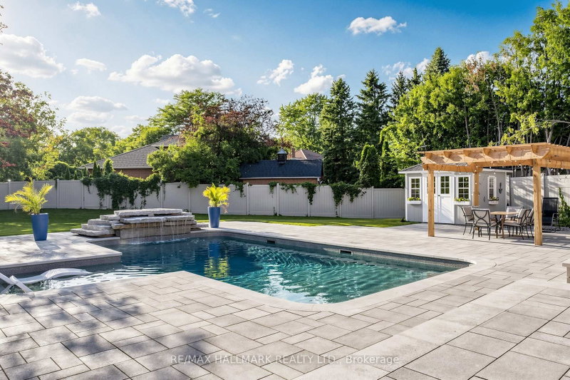 8 Beaufort Hills Road