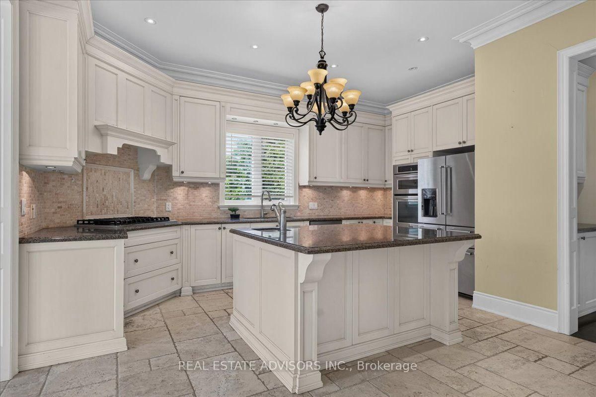 43 Grayfield Drive • Whitchurch-Stouffville, ON photo 9
