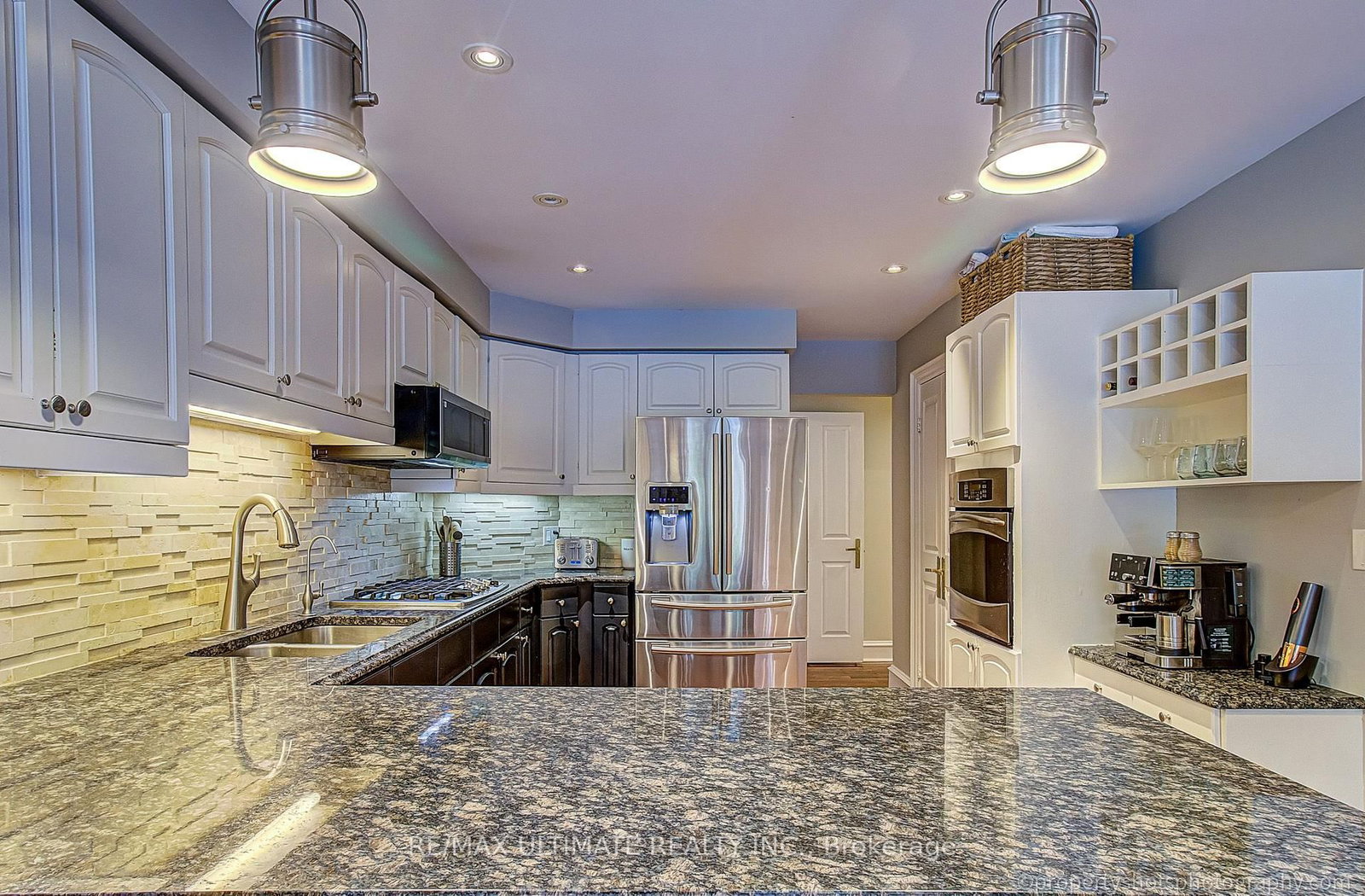 351 Fairway Gardens • Newmarket, ON photo 12