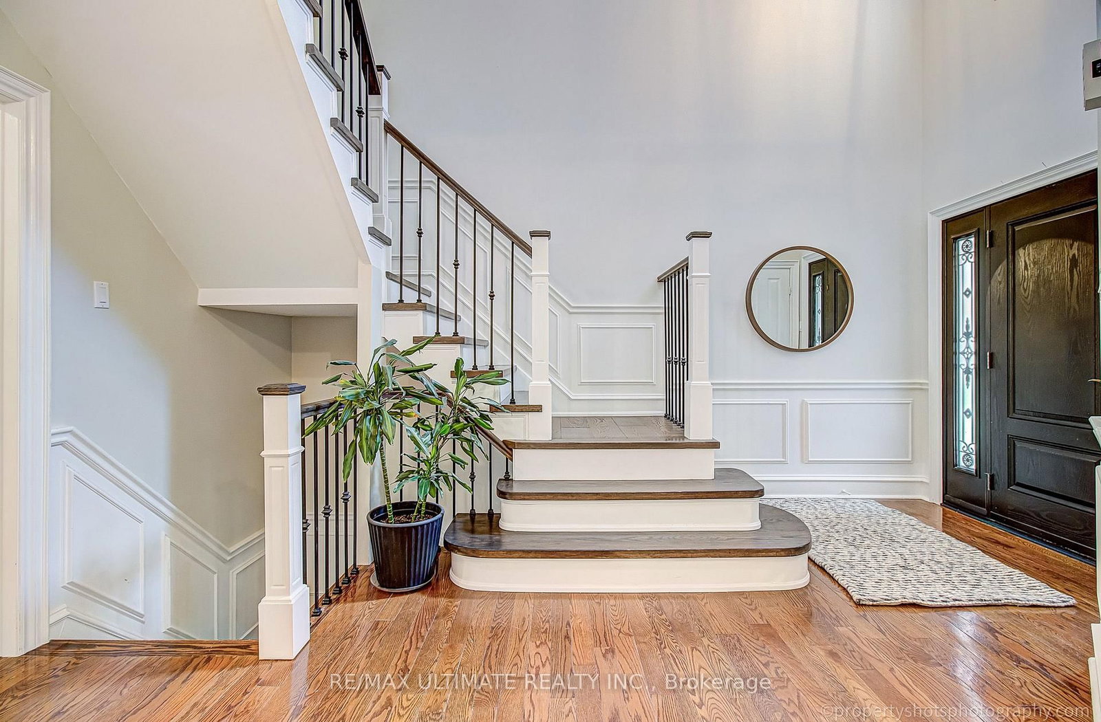 351 Fairway Gardens • Newmarket, ON photo 7
