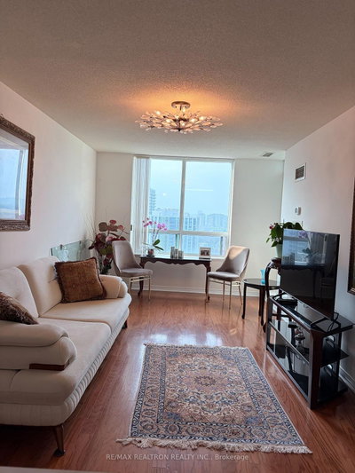 23 Oneida Crescent • #PH13 • Richmond Hill, ON photo 6