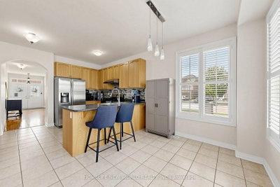2 Lucida Court • Whitchurch-Stouffville, ON photo 8