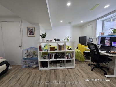 Detached House for lease at Basement-9 Anvil Court, Richmond Hill, Ontario, L4C 9G8 - Westbrook - MLS: N13702708