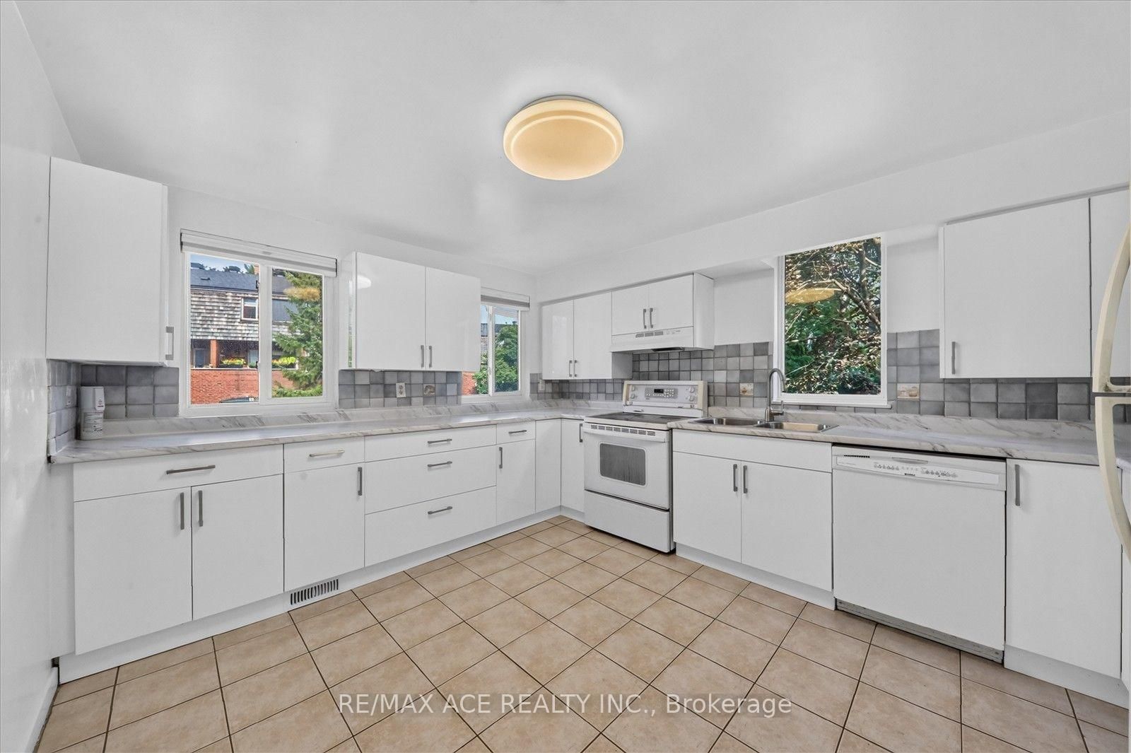 65 Cricklewood Crescent • Markham, ON photo 8