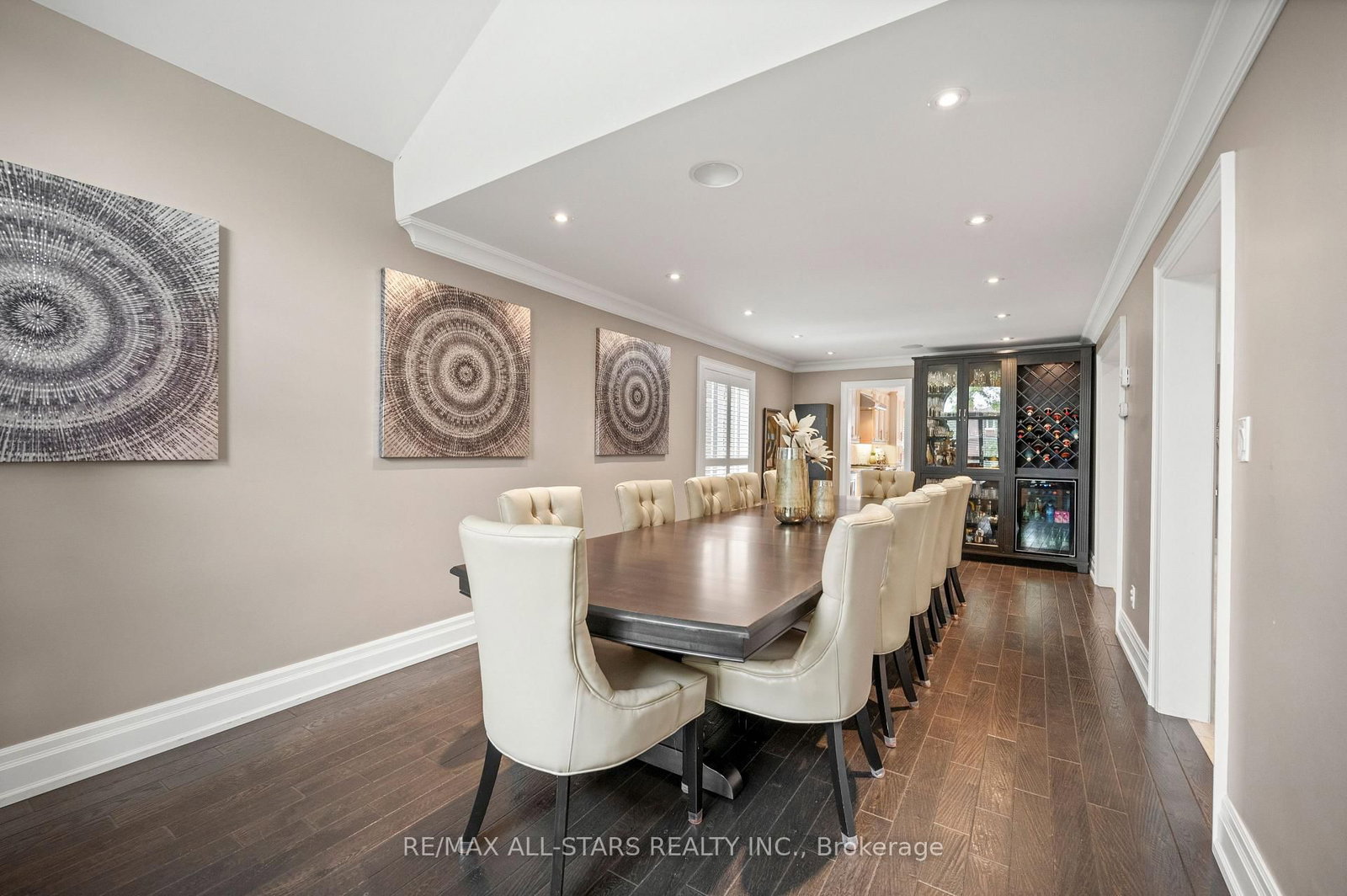 139 Rhodes Circle • Newmarket, ON photo 16