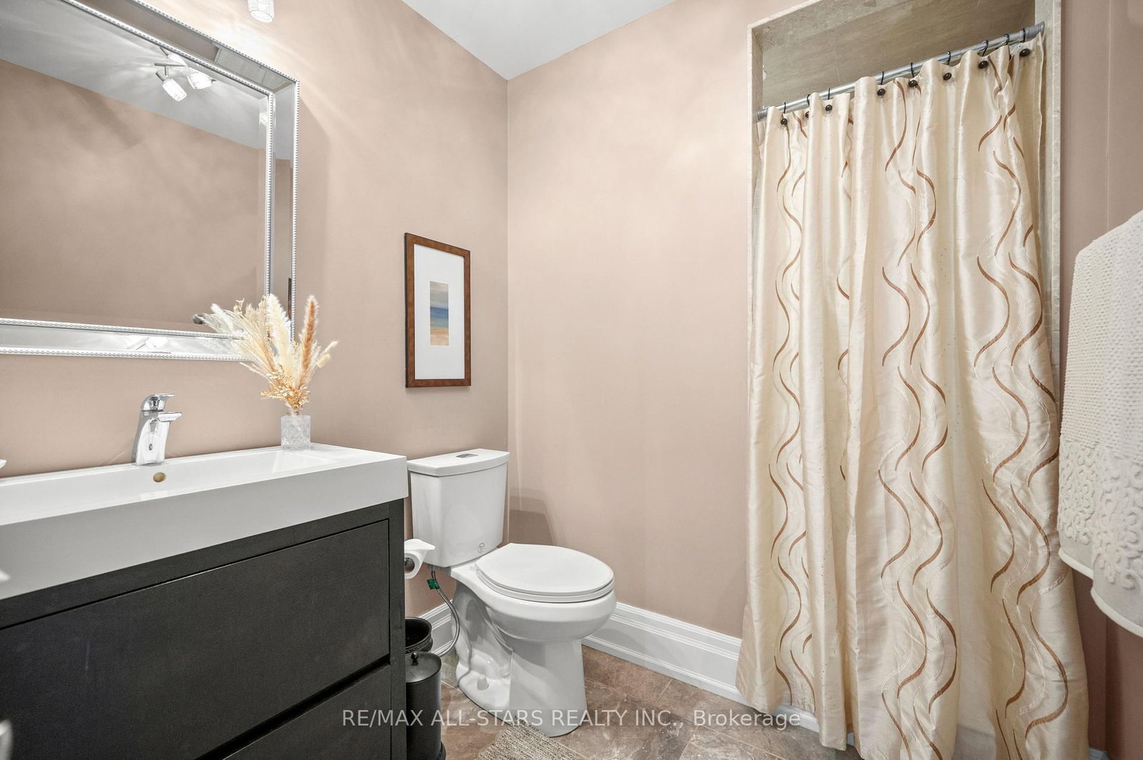 139 Rhodes Circle • Newmarket, ON photo 19