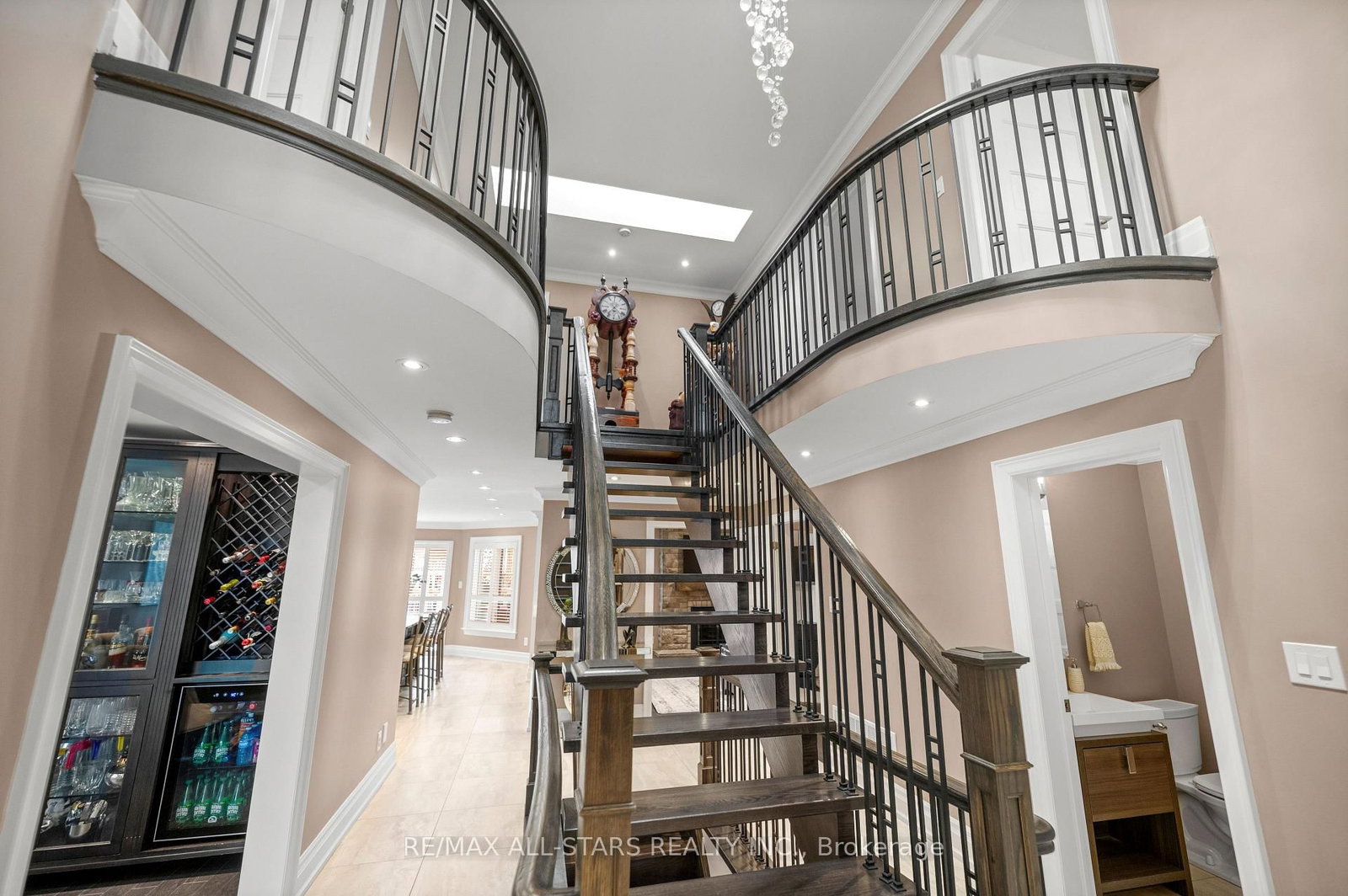 139 Rhodes Circle • Newmarket, ON photo 20
