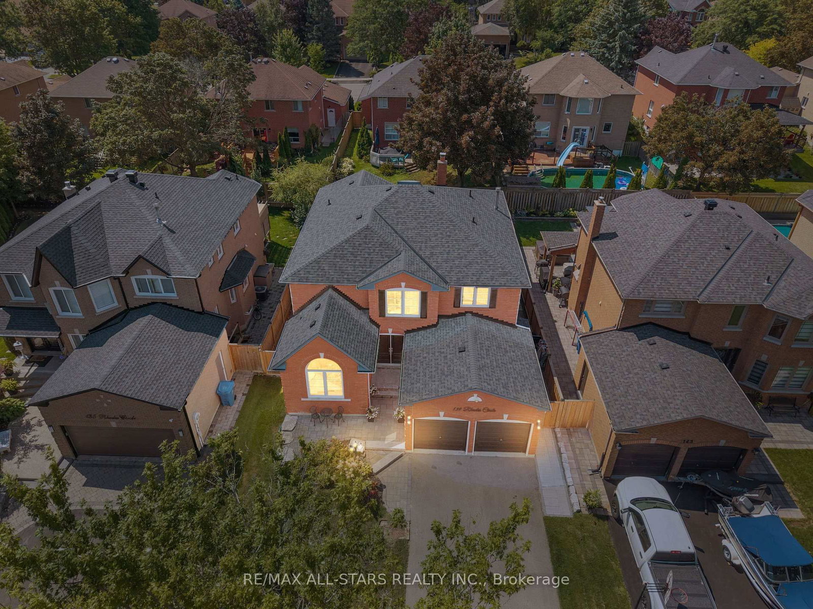 139 Rhodes Circle • Newmarket, ON photo 42