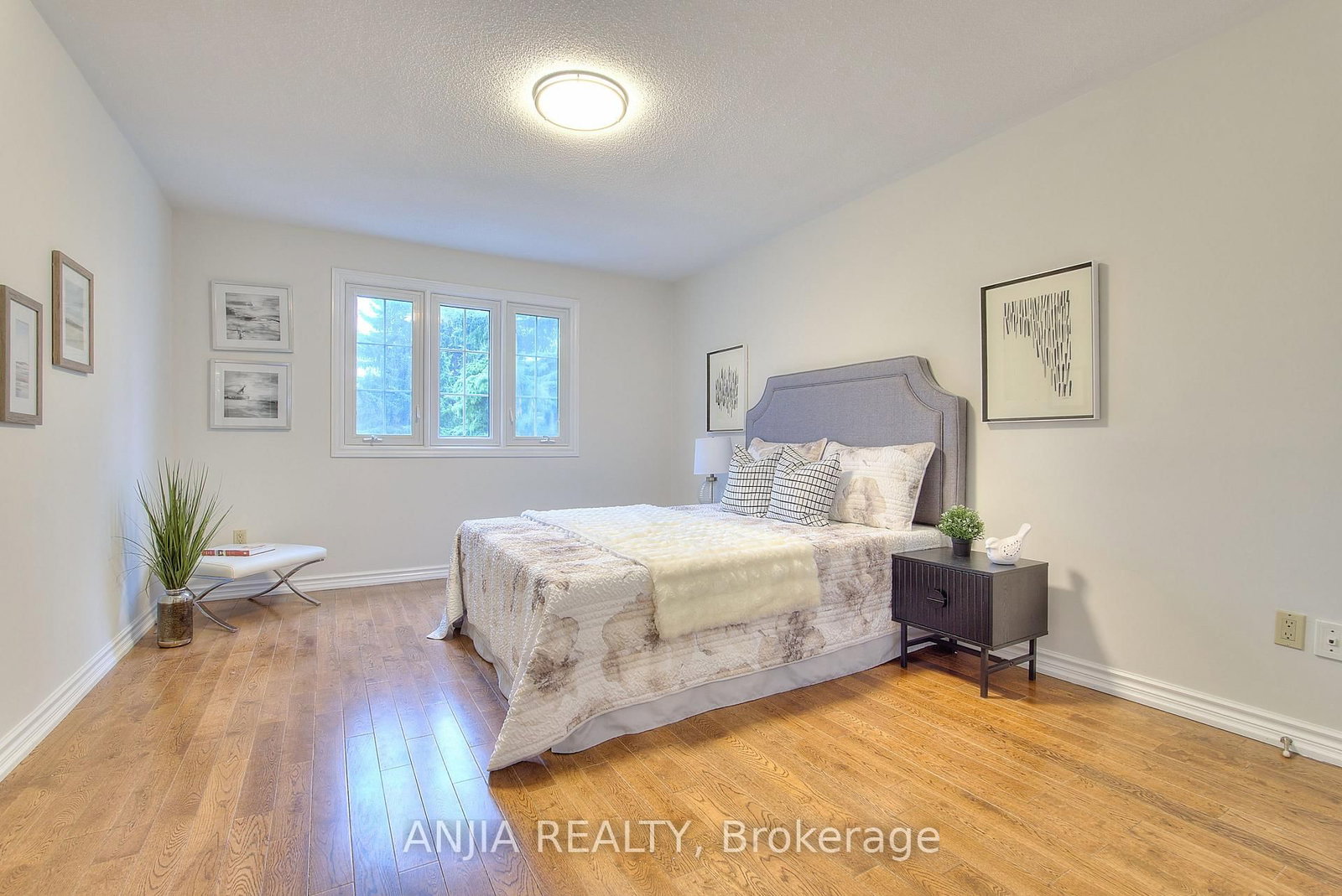 22 Chiltern Hill • Richmond Hill, ON photo 10