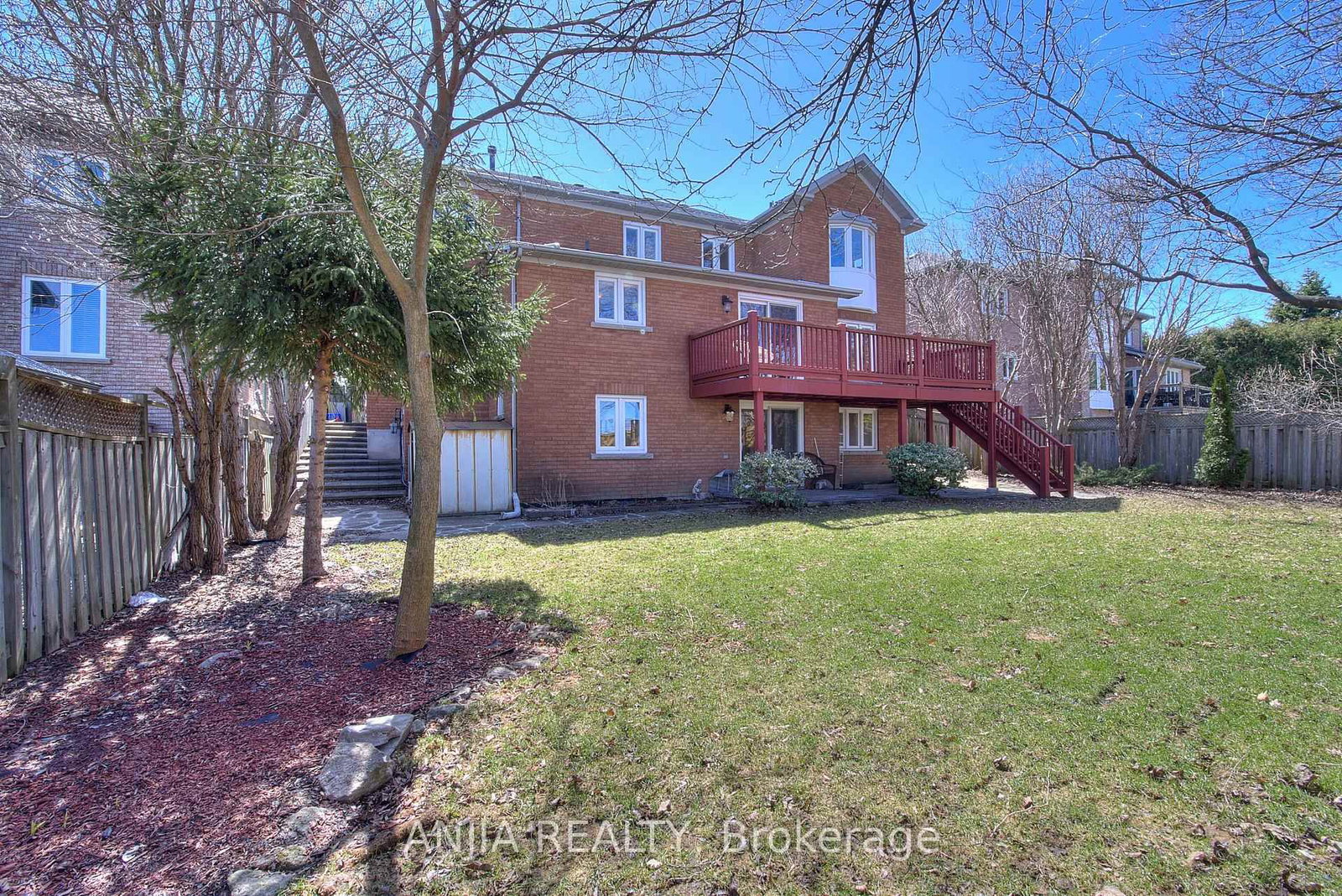 22 Chiltern Hill • Richmond Hill, ON photo 22