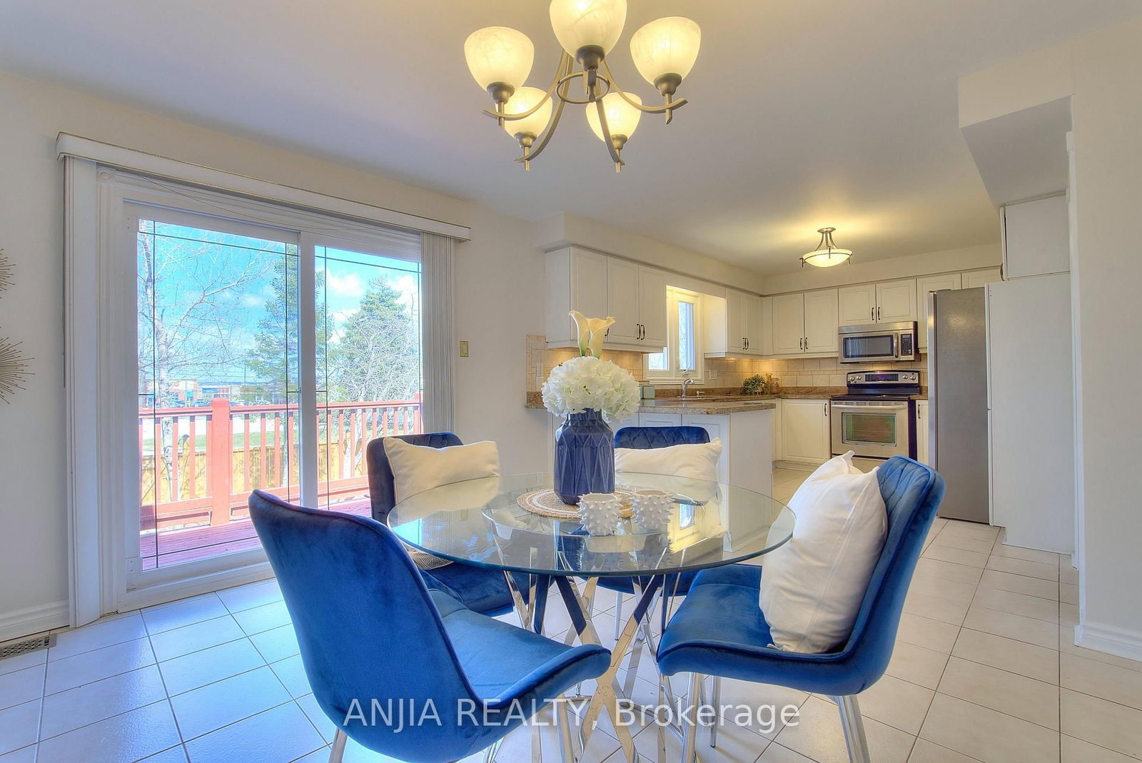 22 Chiltern Hill • Richmond Hill, ON photo 27