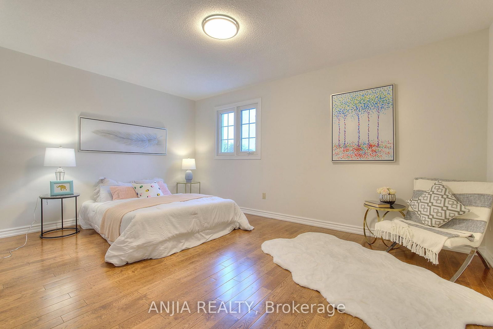 22 Chiltern Hill • Richmond Hill, ON photo 9