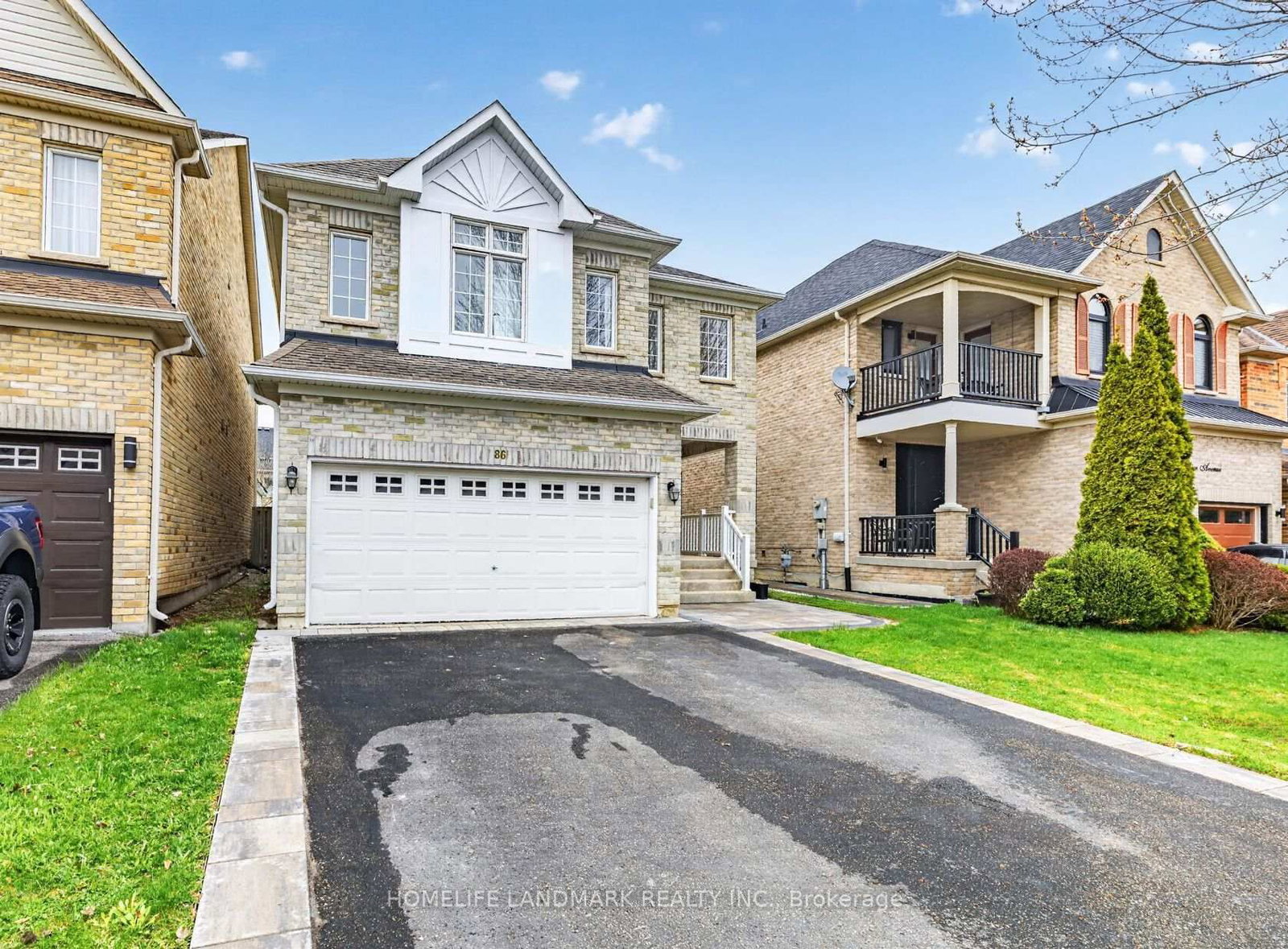 86 Laurier Avenue • Richmond Hill, ON photo 2