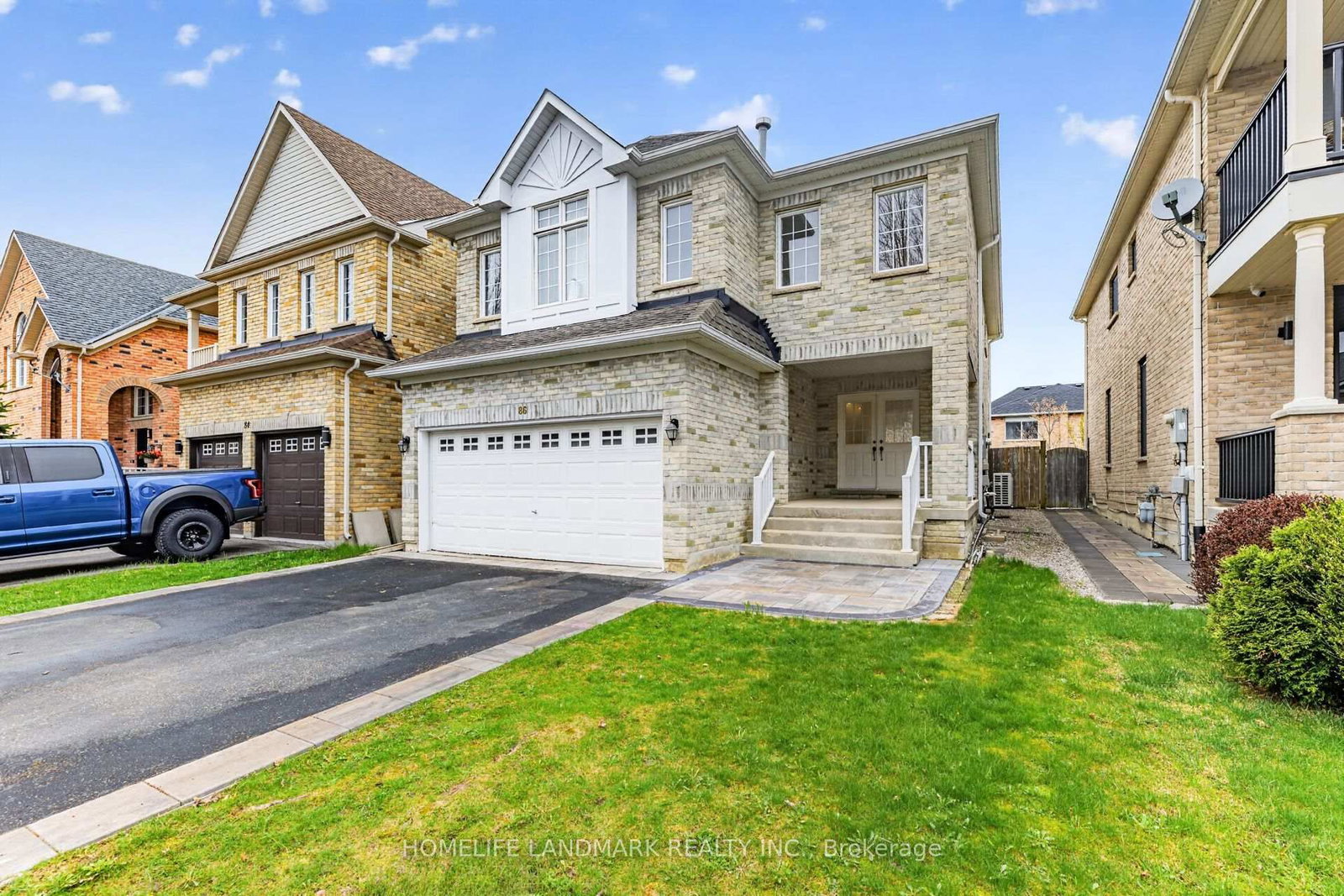 86 Laurier Avenue • Richmond Hill, ON photo 3