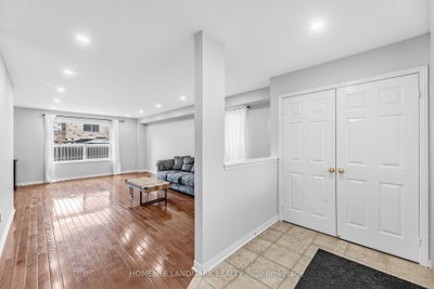 86 Laurier Avenue • Richmond Hill, ON photo 5
