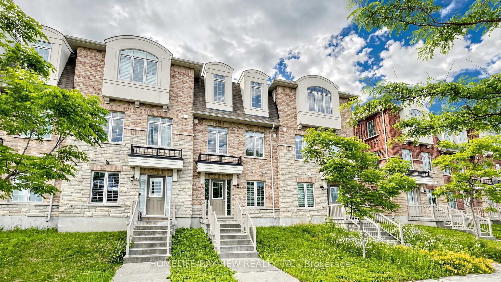 10981 Woodbine Avenue • Markham, ON photo 2