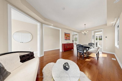 44 Dame Gruev Drive • Markham, ON photo 5