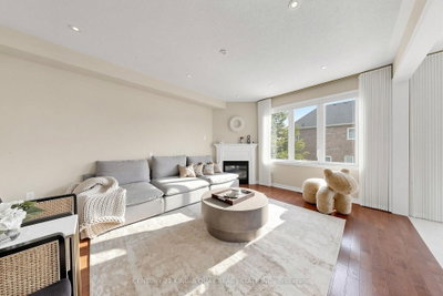 44 Dame Gruev Drive • Markham, ON photo 8