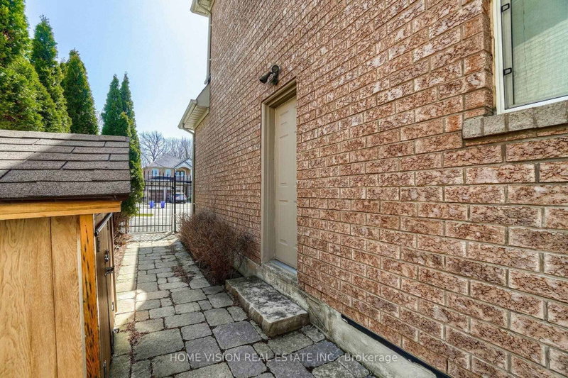 BSMT - 24 Sandbanks Drive E E