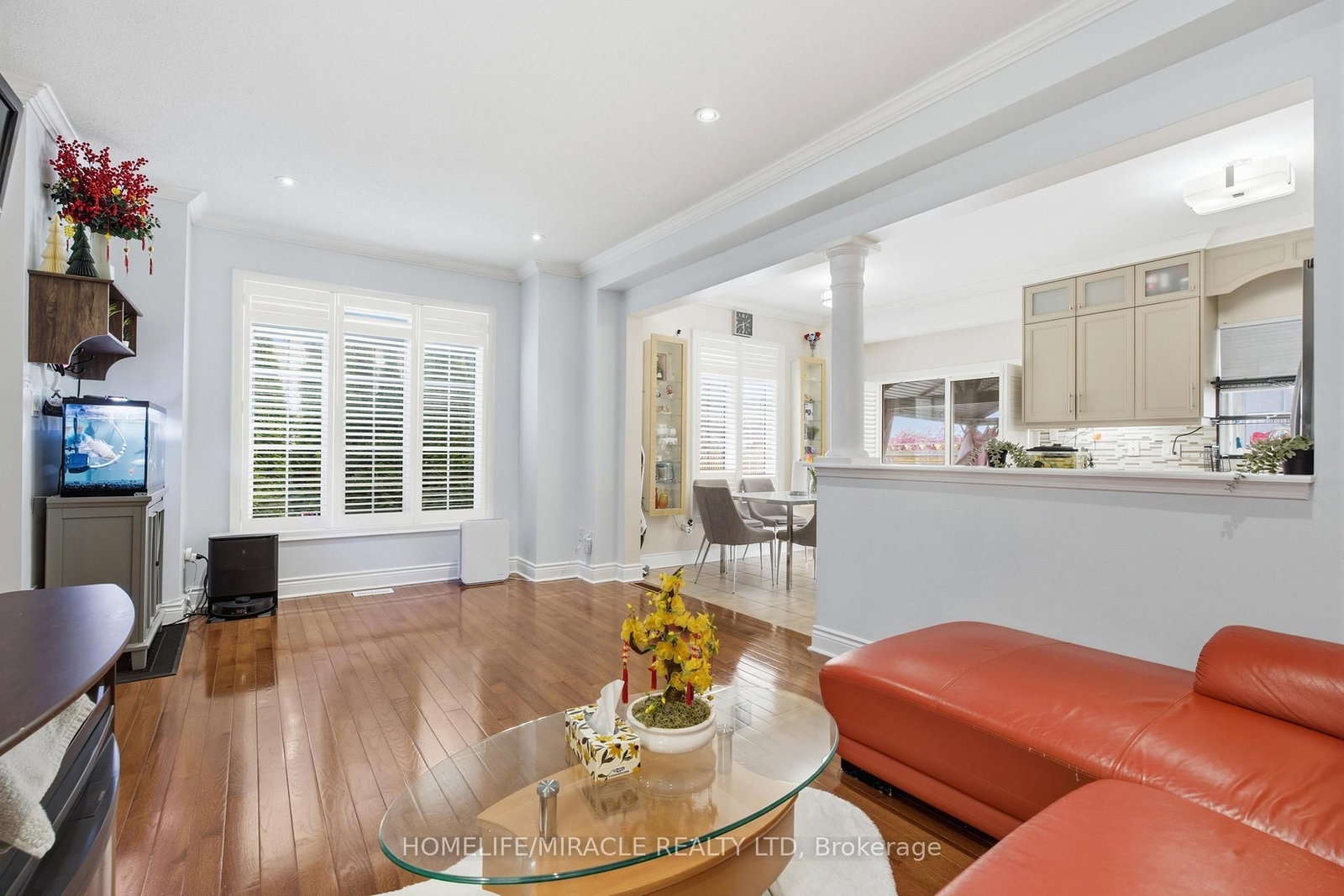 243 Venice Gate Drive • Vaughan, ON photo 11