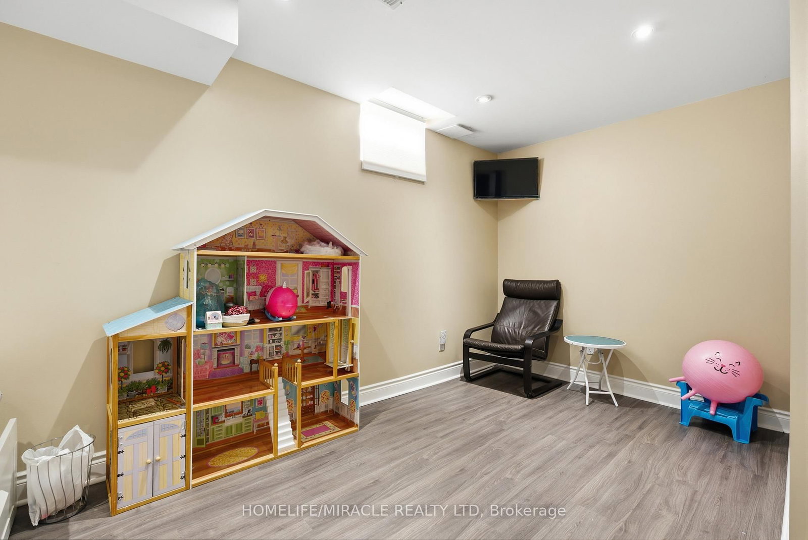 243 Venice Gate Drive • Vaughan, ON photo 38