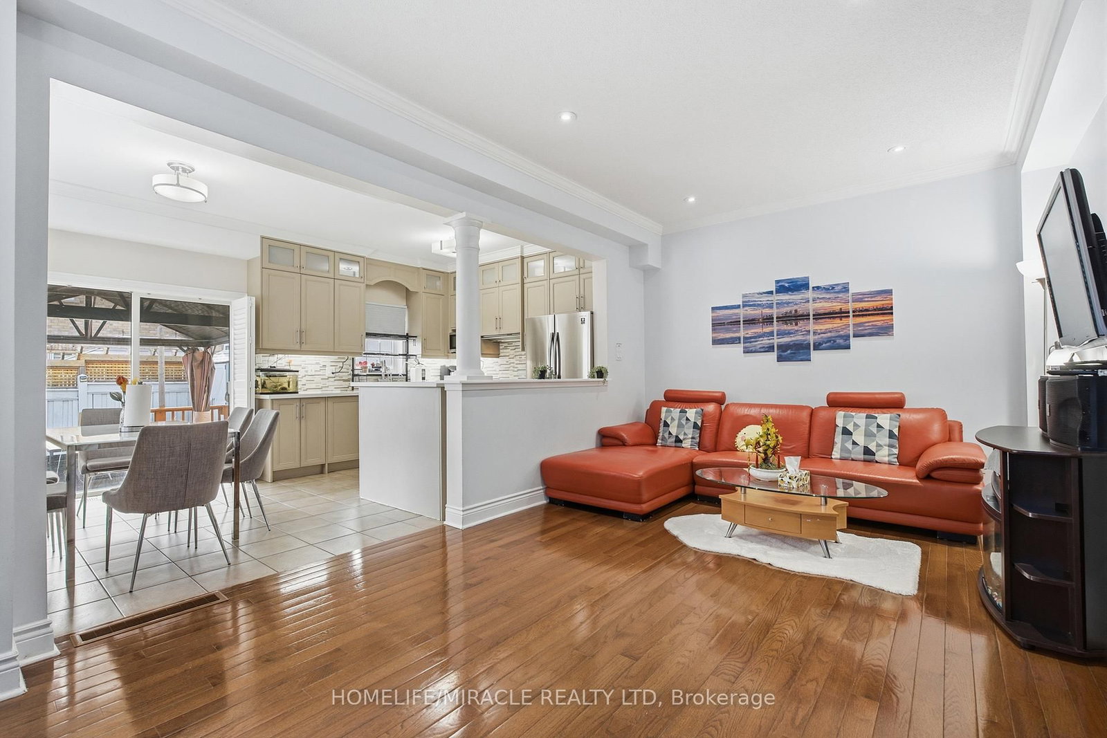 243 Venice Gate Drive • Vaughan, ON photo 9