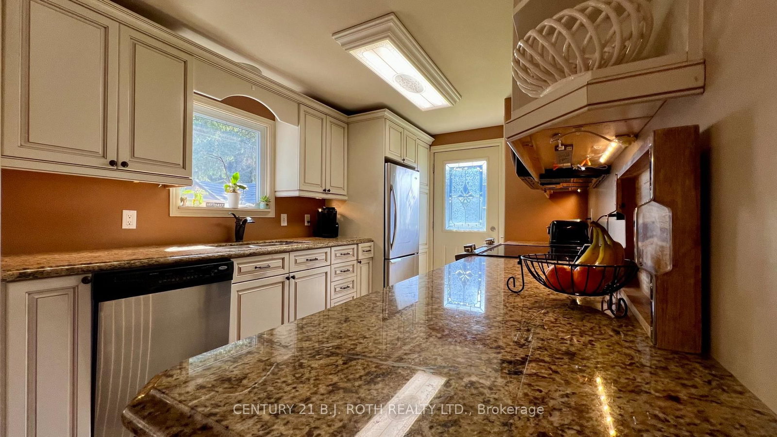 31 Corner Brook Trail • Innisfil, ON photo 5