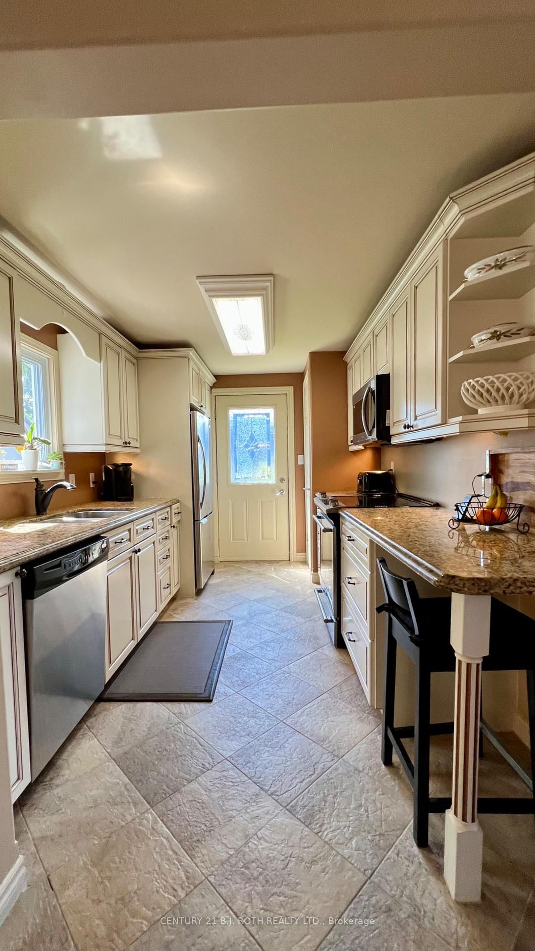 31 Corner Brook Trail • Innisfil, ON photo 6