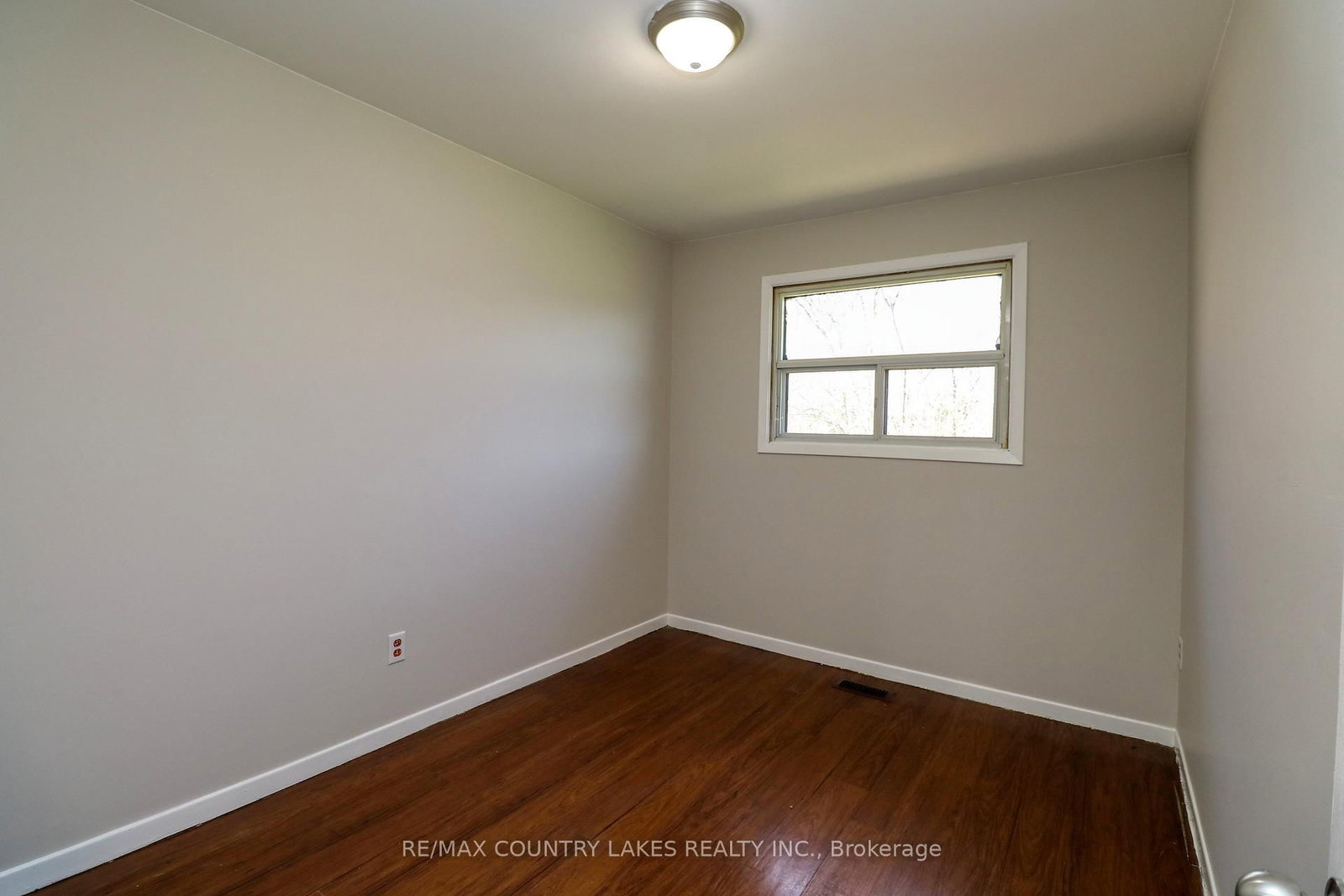 25035/7 Maple Beach Road • Brock, ON photo 14