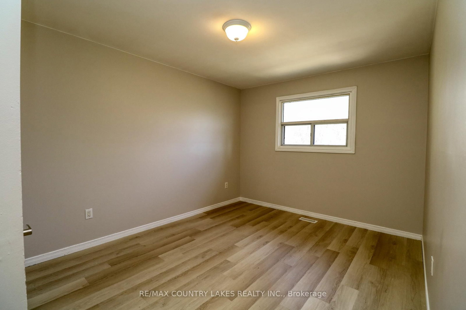 25035/7 Maple Beach Road • Brock, ON photo 32
