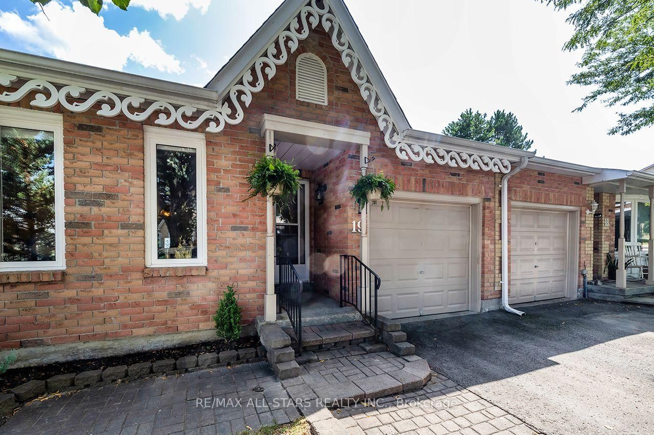 19 Adams Court • #19 • Uxbridge, ON photo 1