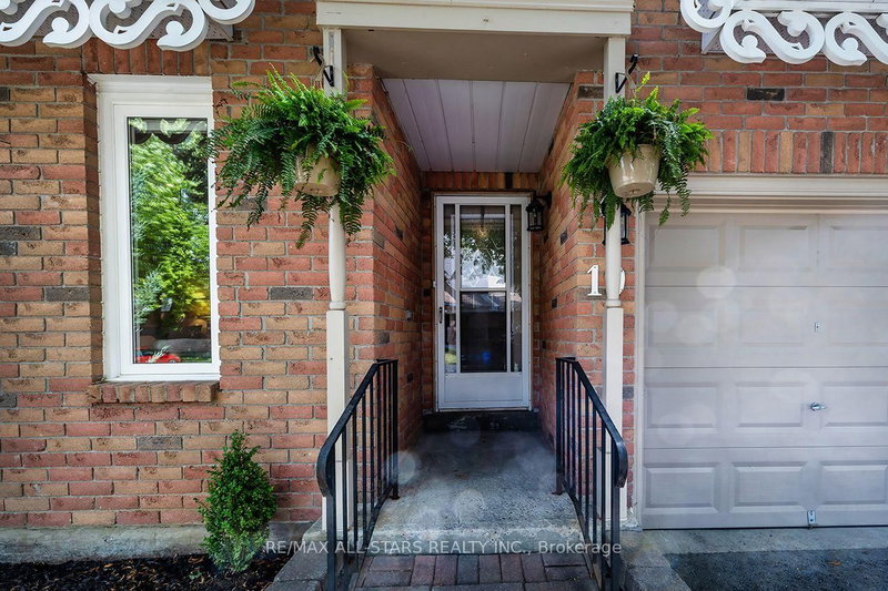 19 - 19 Adams Court