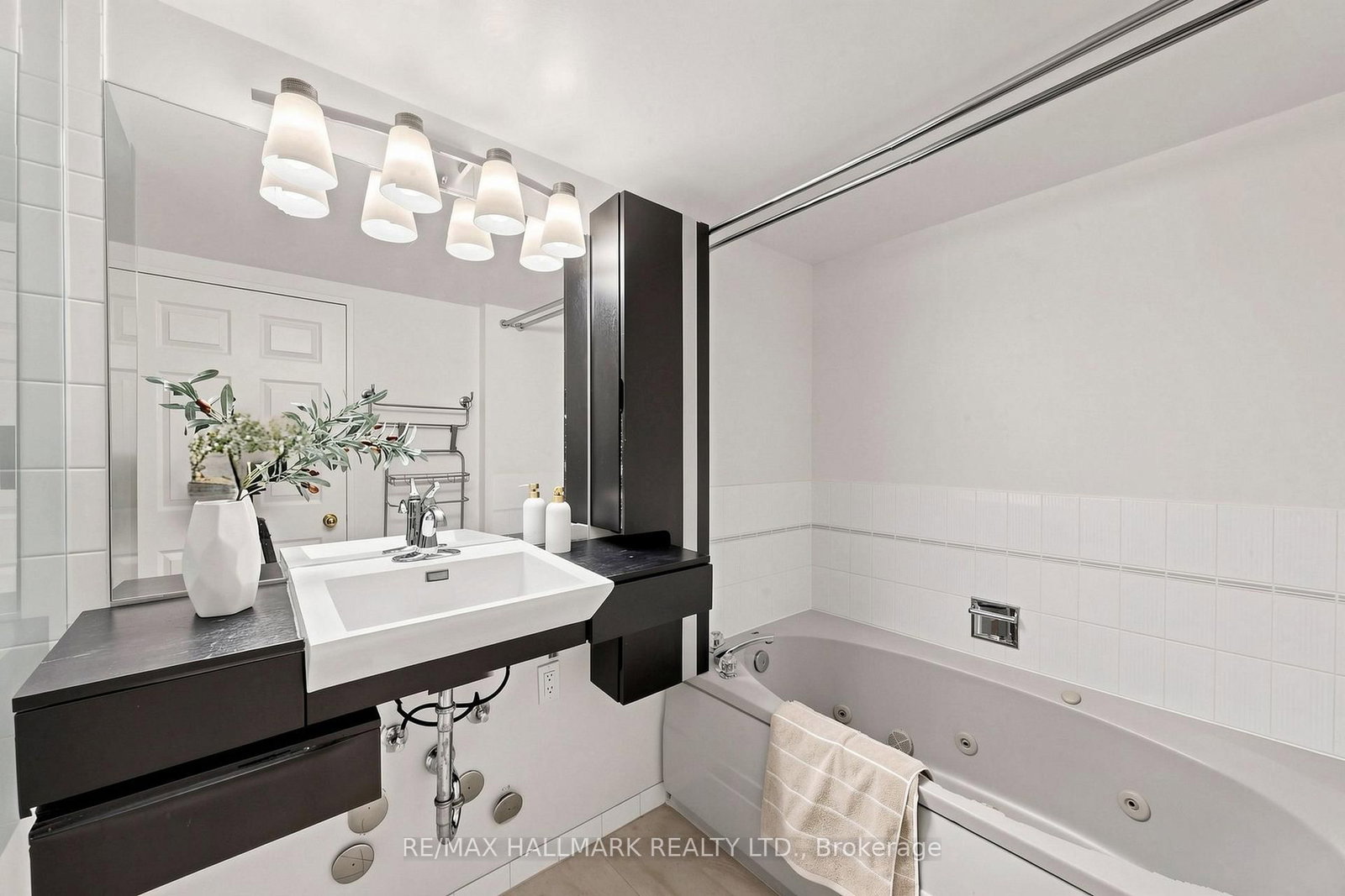 7905 Bayview Avenue • #1022 • Markham, ON photo 23
