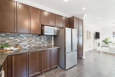 787 Freemont Court • Innisfil, ON photo 8