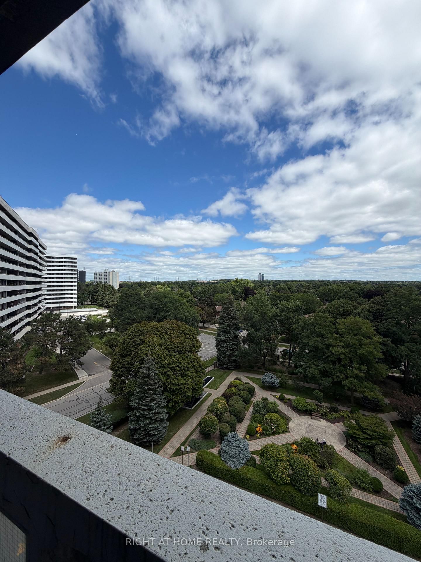60 Inverlochy Boulevard • #802 • Markham, ON photo 13