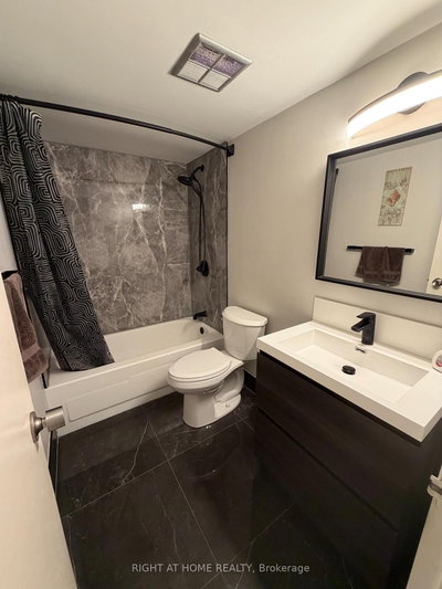 60 Inverlochy Boulevard • #802 • Markham, ON photo 5