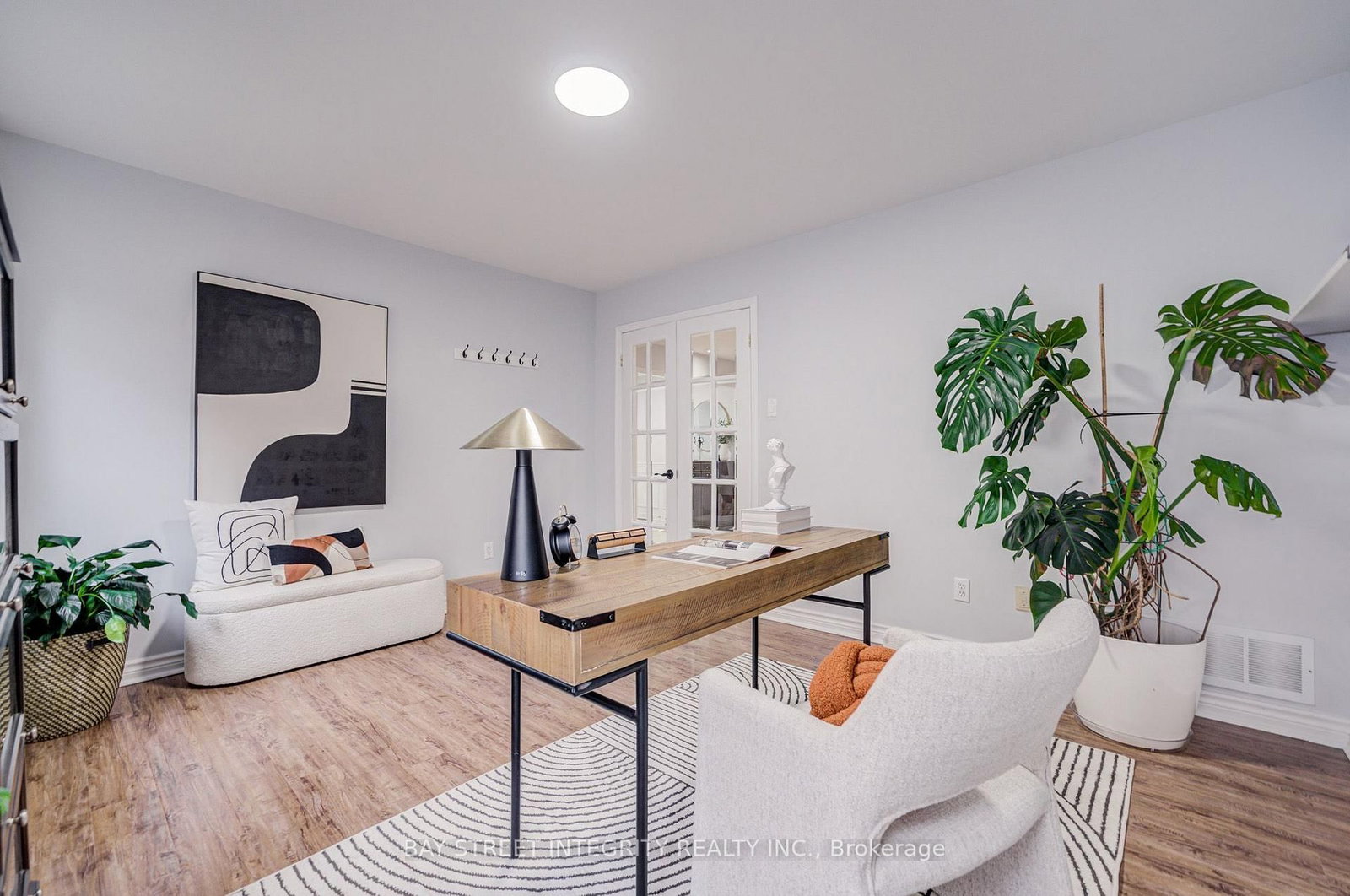 753 College Manor Drive • Newmarket, ON photo 19