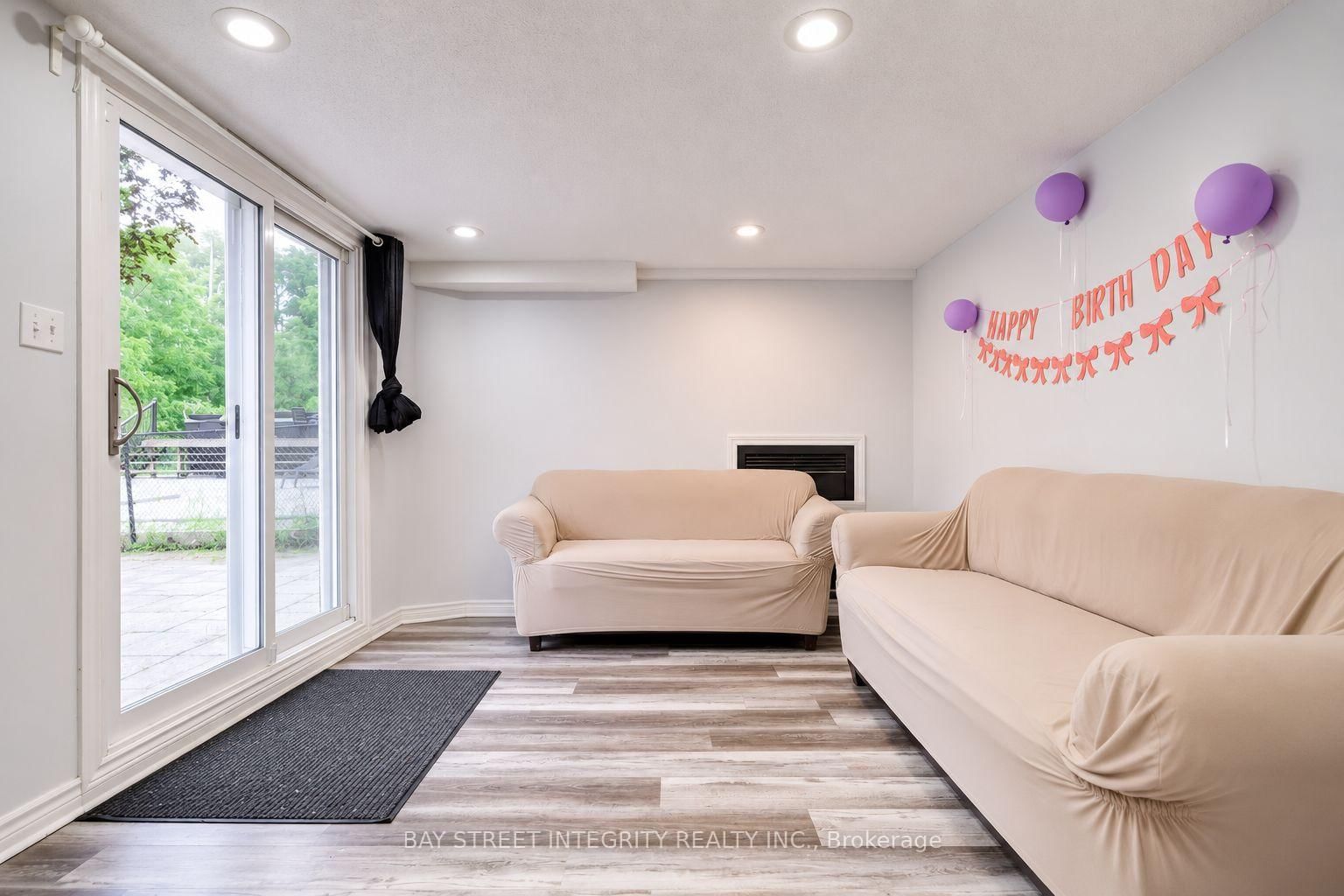 753 College Manor Drive • Newmarket, ON photo 34
