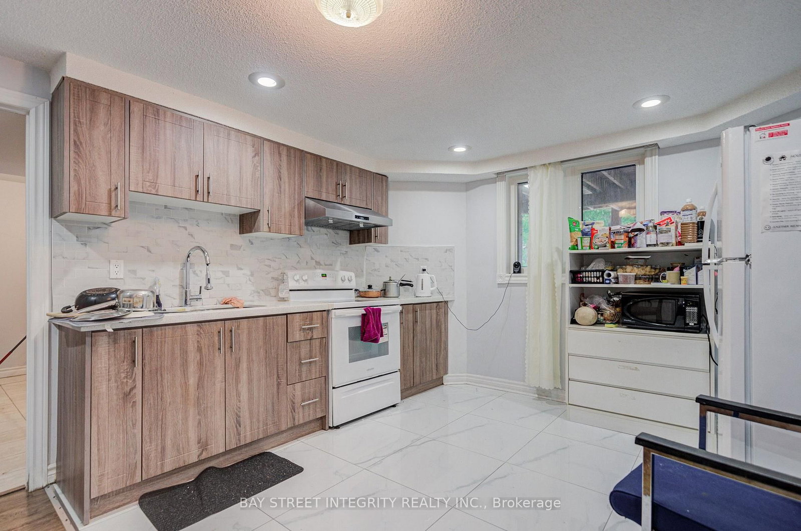 753 College Manor Drive • Newmarket, ON photo 36