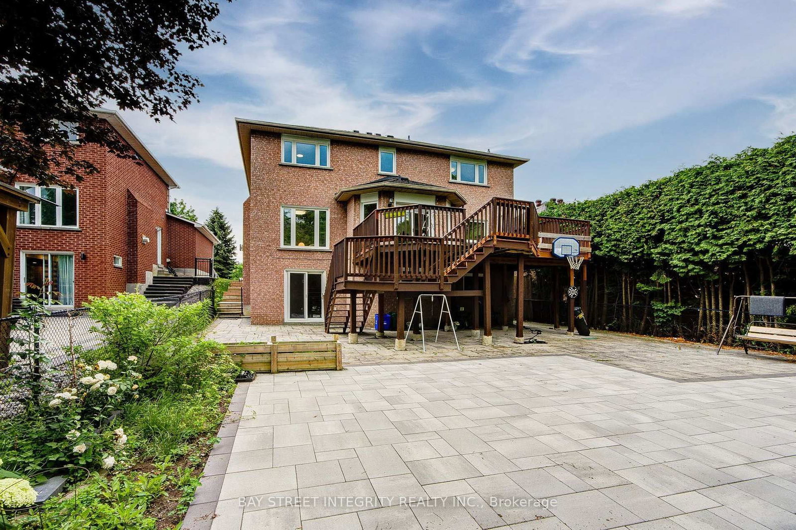 753 College Manor Drive • Newmarket, ON photo 48