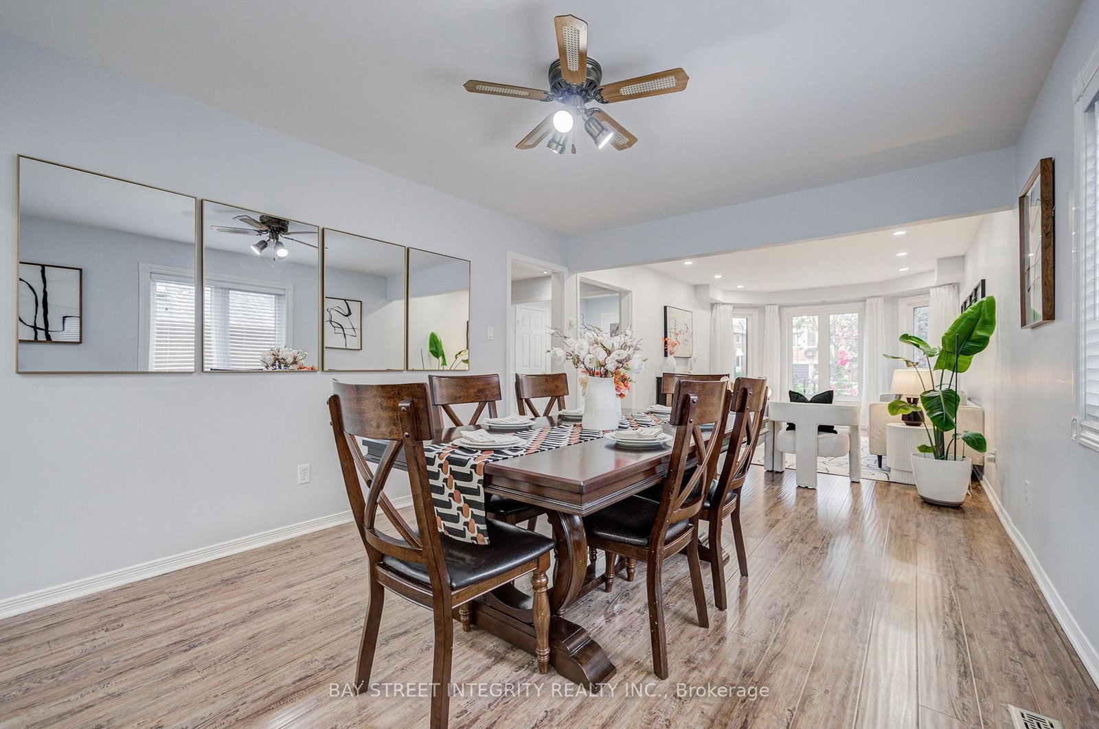 753 College Manor Drive • Newmarket, ON photo 8
