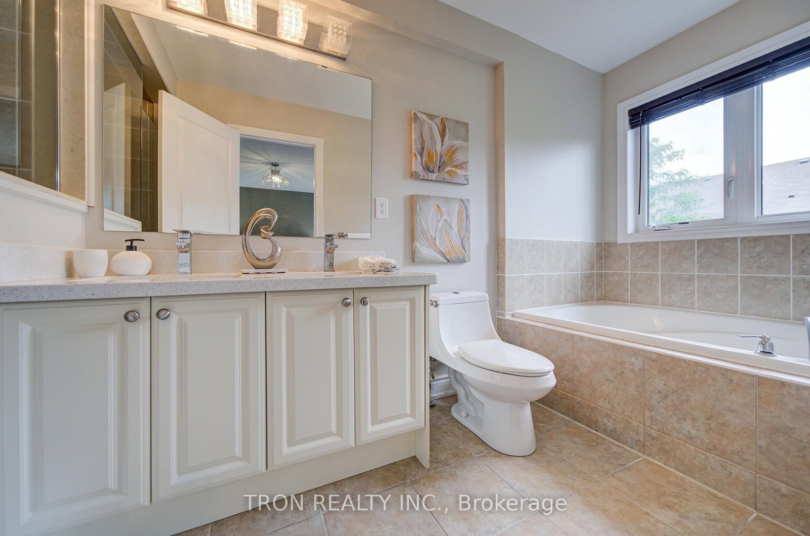 33 Mazarine Lane • Richmond Hill, ON photo 33