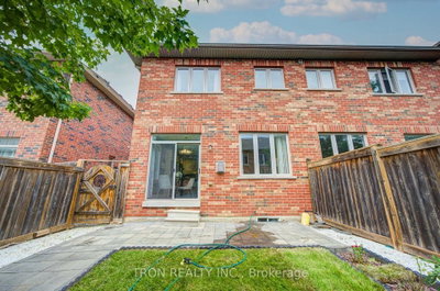 33 Mazarine Lane • Richmond Hill, ON photo 5