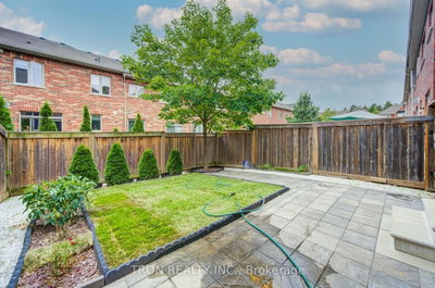 33 Mazarine Lane • Richmond Hill, ON photo 6