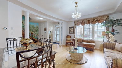 69 Diamond Jubilee Drive • Markham, ON photo 6
