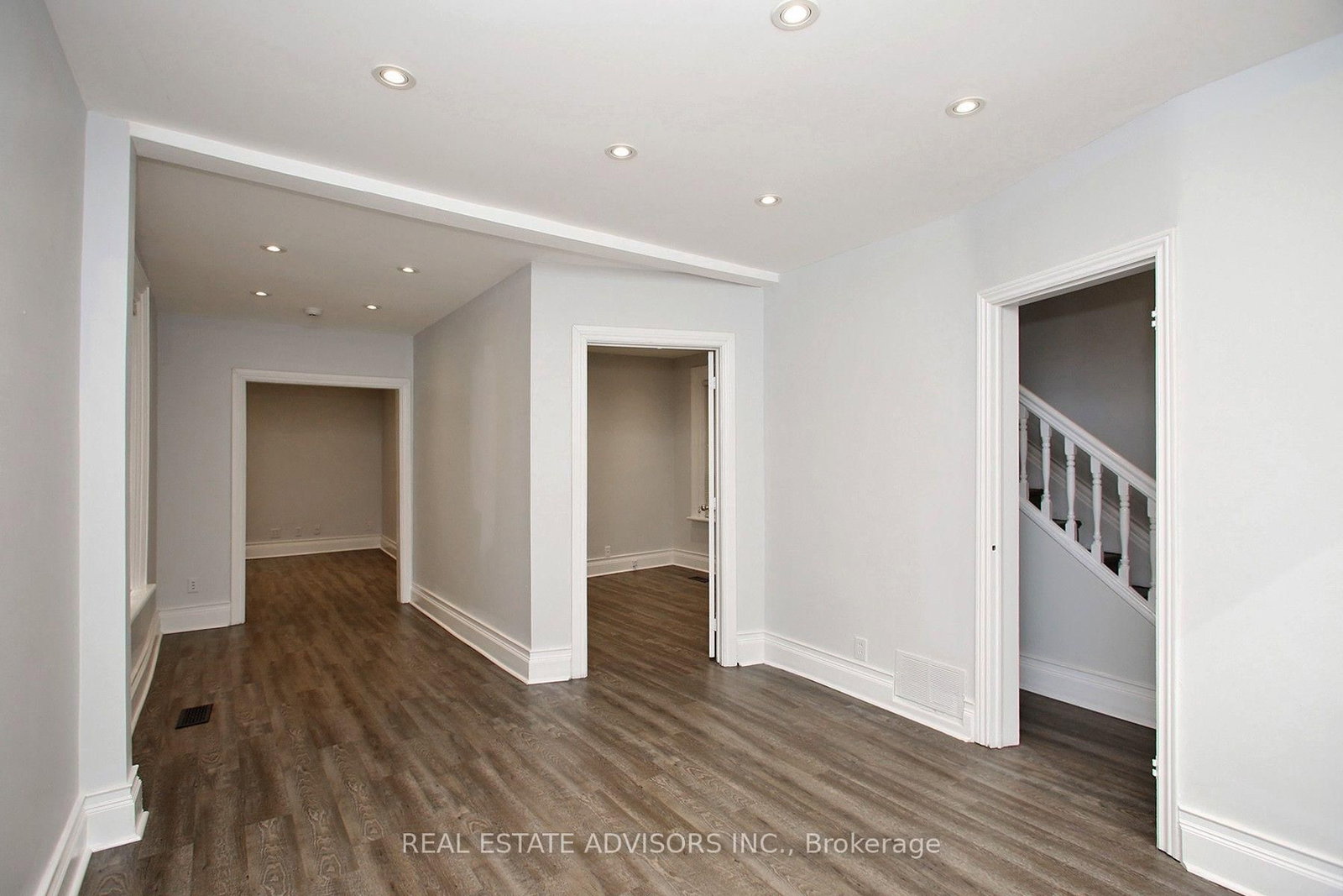 7924 Kipling Avenue • Vaughan, ON photo 5