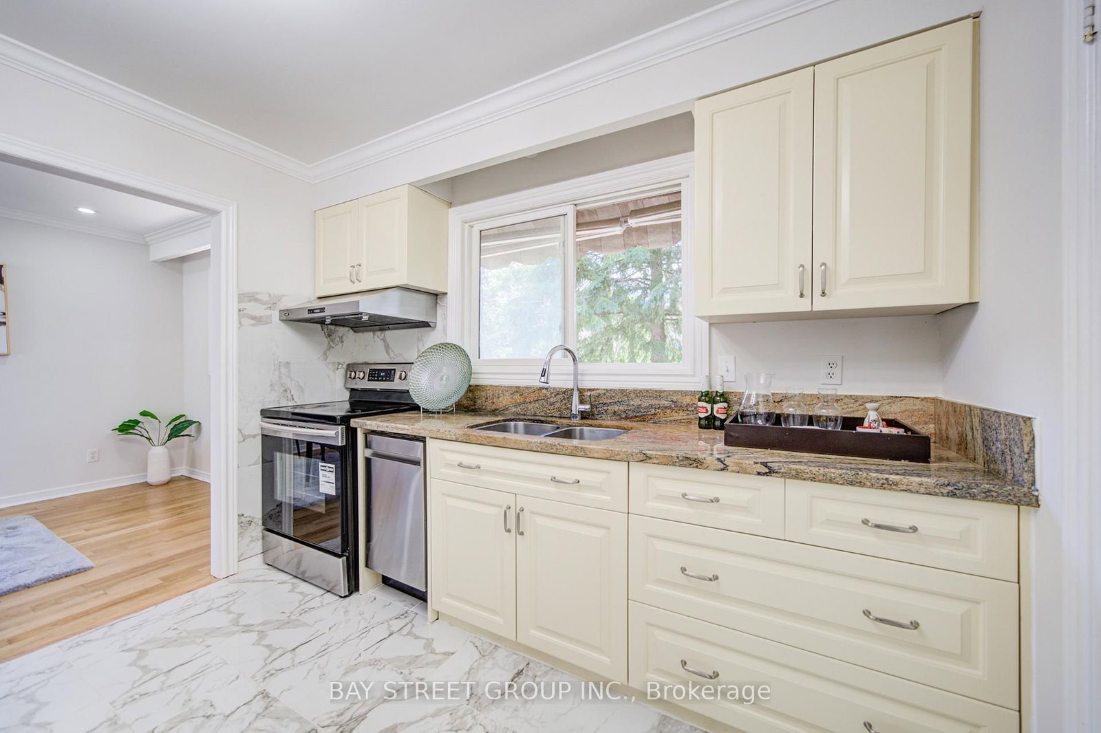 4 Sir Brandiles Place • Markham, ON photo 11