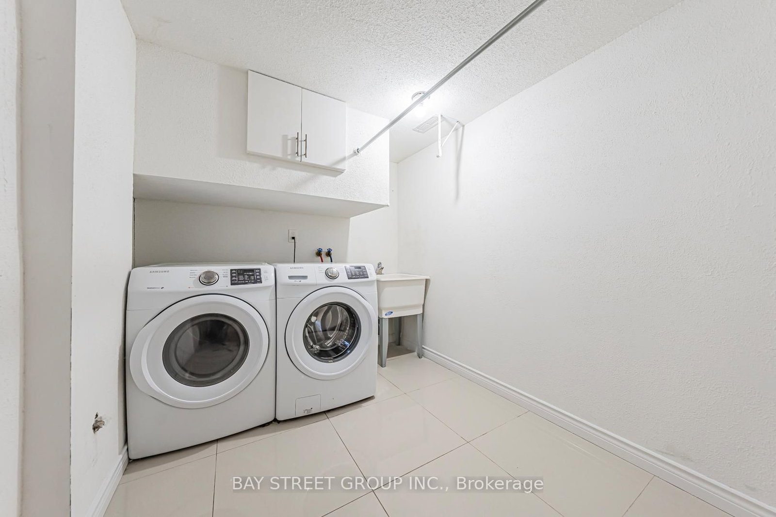 4 Sir Brandiles Place • Markham, ON photo 28