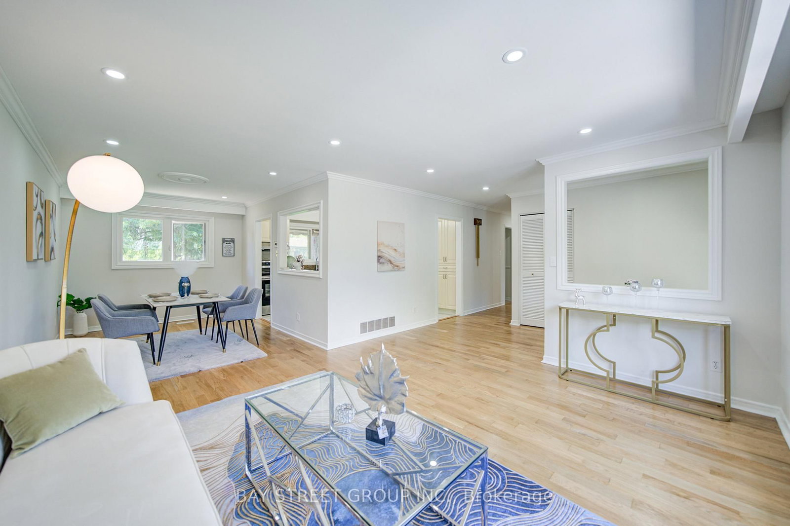4 Sir Brandiles Place • Markham, ON photo 9